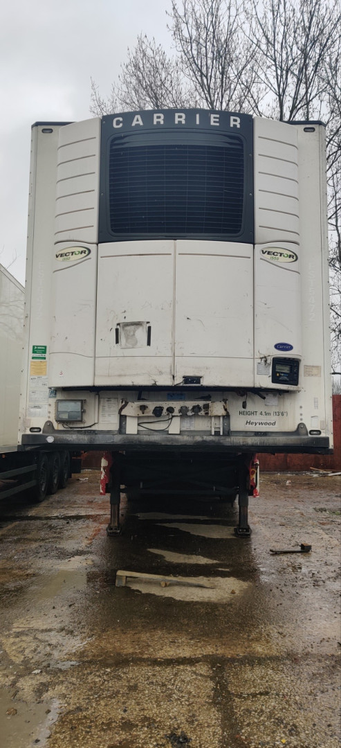 Schmitz TRI AXLE