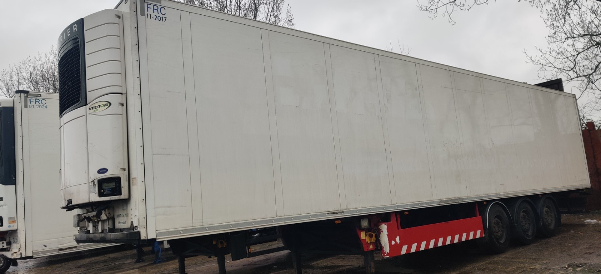 Schmitz TRI AXLE