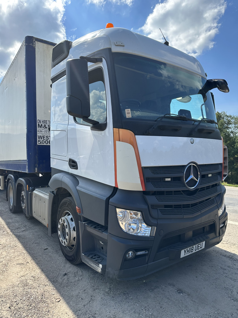 Mercedes Benz 2546