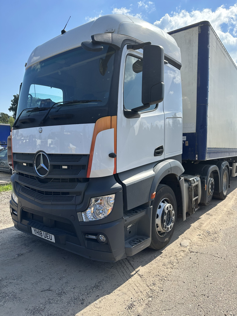 Mercedes Benz 2546