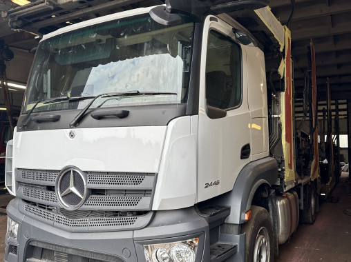 Mercedes Benz 1843