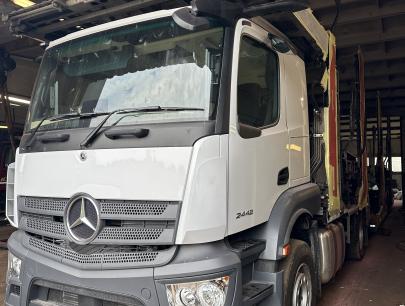 Mercedes Benz 1843