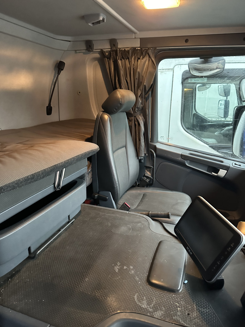 Scania P440