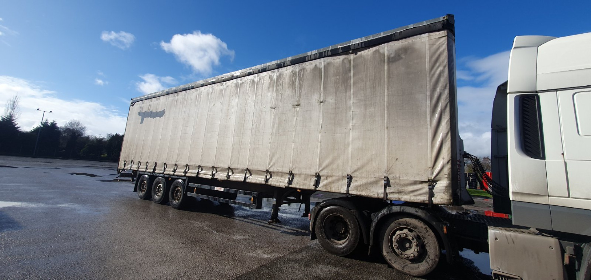 Schmitz Curtain Side