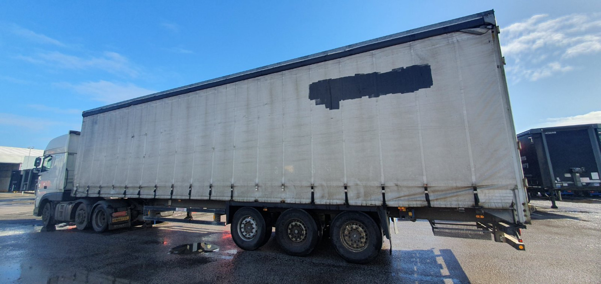 Schmitz Curtain Side